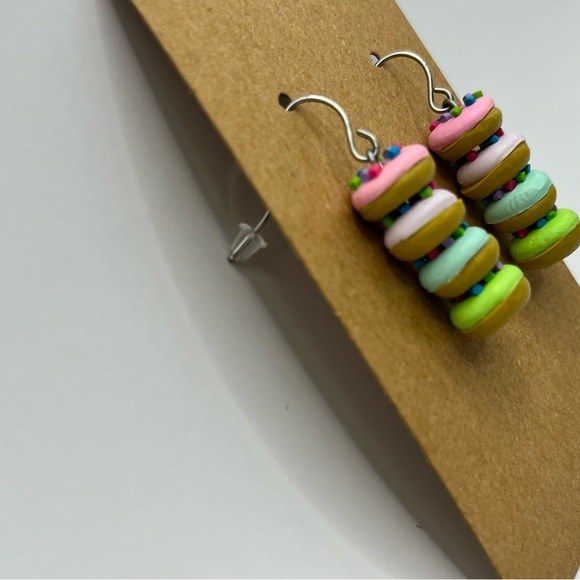 Pastel colored stacked donuts dangling earrings - Picture 3 of 3